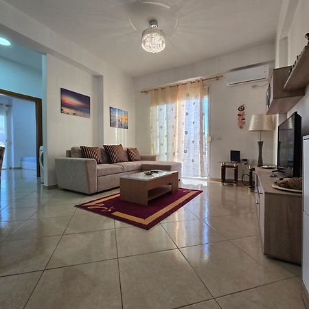 Modern , Quiet , Family Friendly & Fully Furnished Apartment Vlorë エクステリア 写真