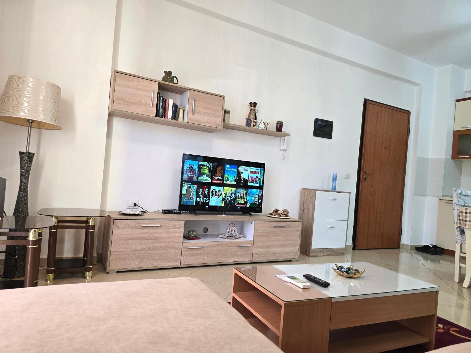 Modern , Quiet , Family Friendly & Fully Furnished Apartment Vlorë エクステリア 写真