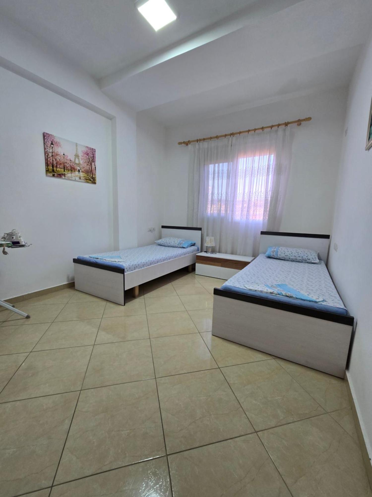 Modern , Quiet , Family Friendly & Fully Furnished Apartment Vlorë エクステリア 写真