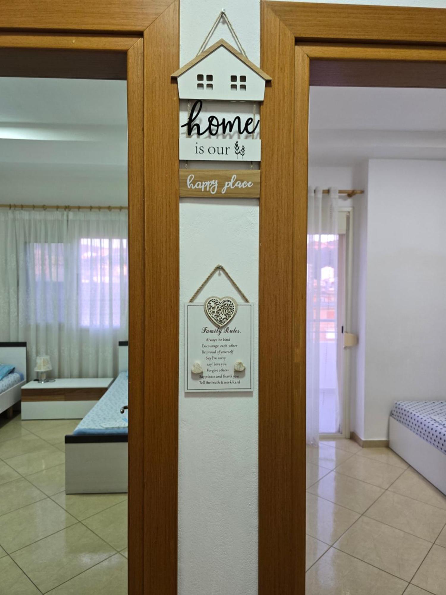 Modern , Quiet , Family Friendly & Fully Furnished Apartment Vlorë エクステリア 写真