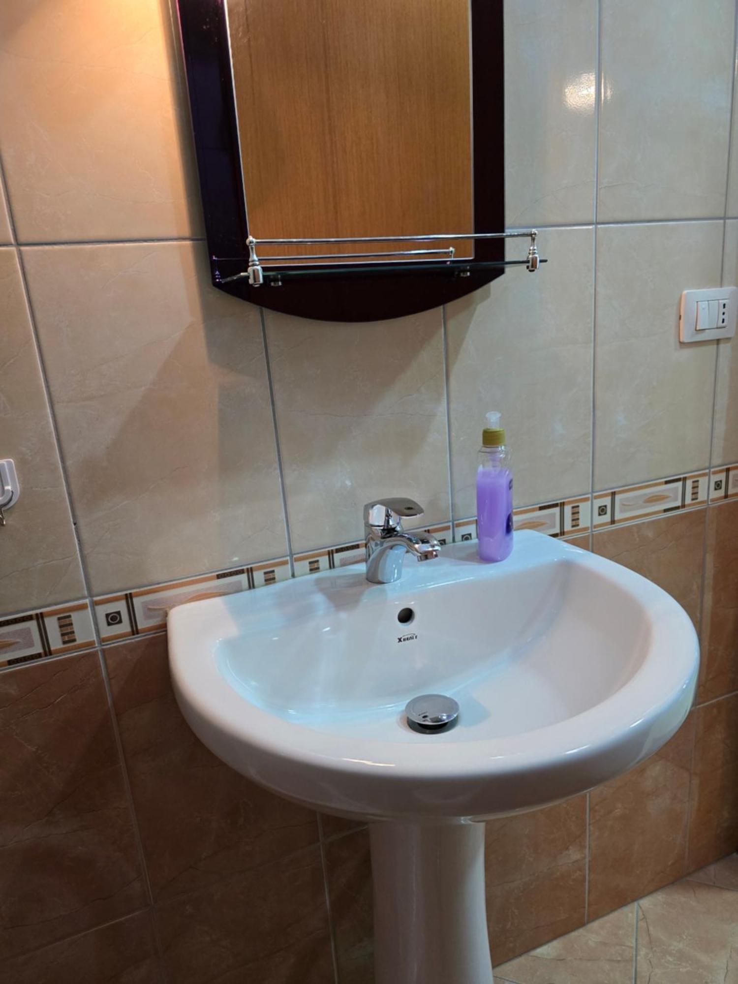 Modern , Quiet , Family Friendly & Fully Furnished Apartment Vlorë エクステリア 写真