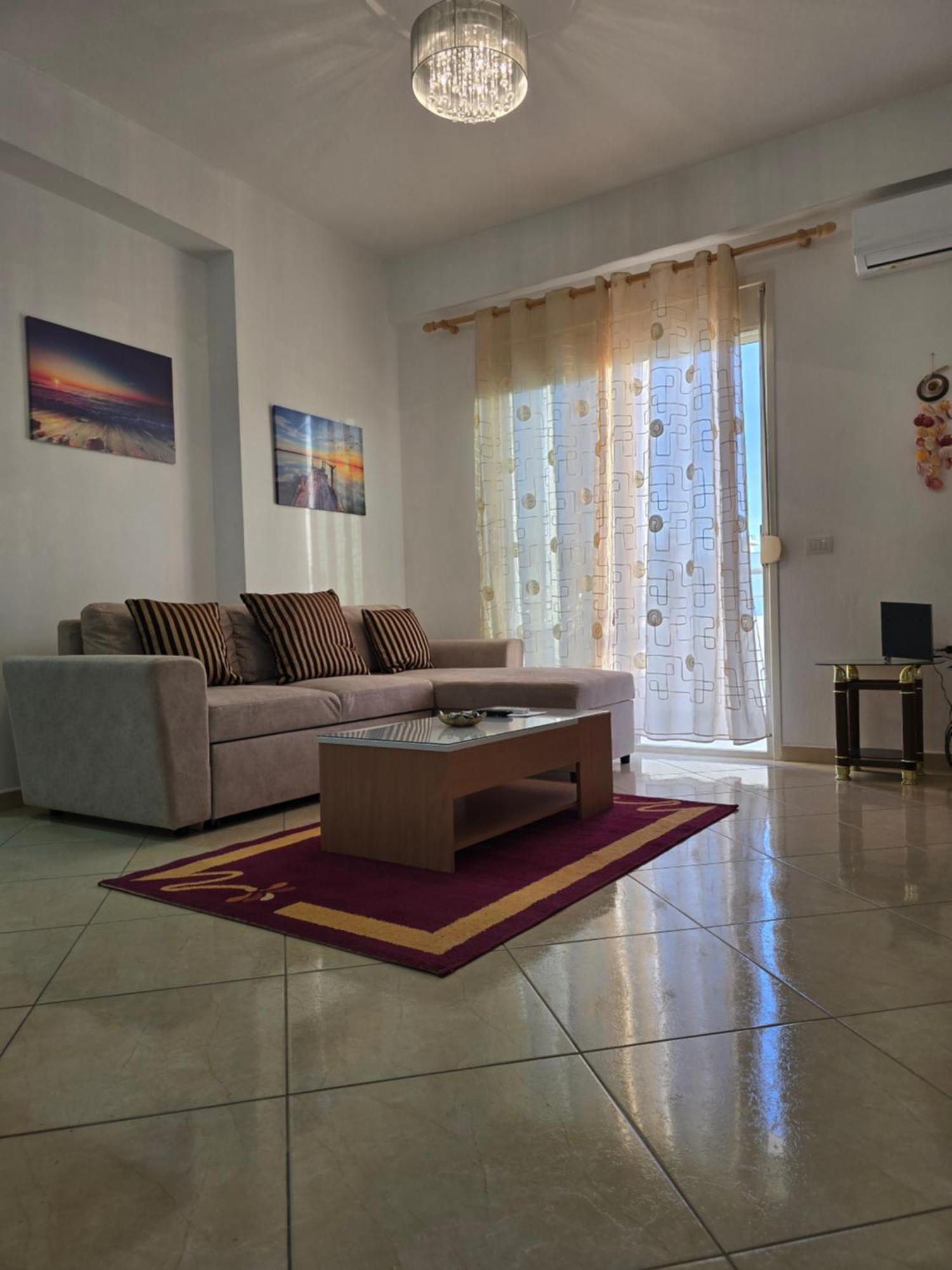 Modern , Quiet , Family Friendly & Fully Furnished Apartment Vlorë エクステリア 写真