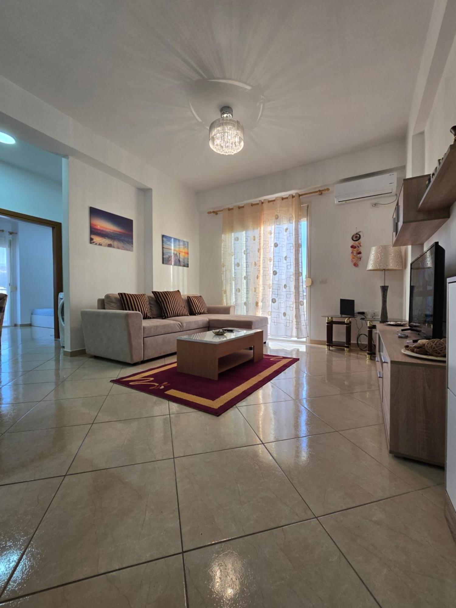 Modern , Quiet , Family Friendly & Fully Furnished Apartment Vlorë エクステリア 写真